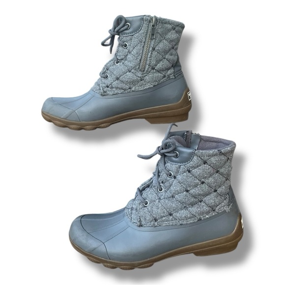 Sperry Shoes - 🧵 Sperry Quilted Gray Duck Boots Women’s 8 – Waterproof & Cozy ☔❄️‎